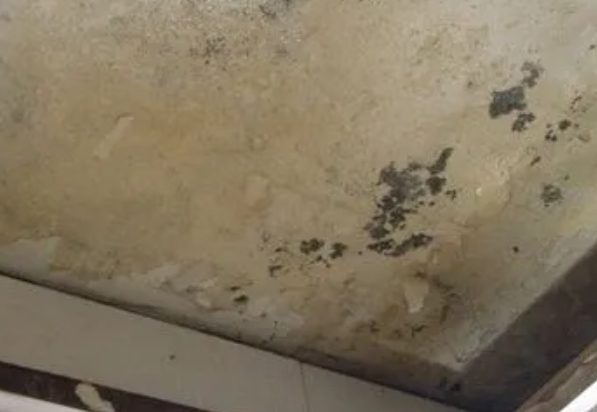 鹿泉阳台漏水维修公司分享下鹿泉卫生间渗水维修需要注意哪些问题。